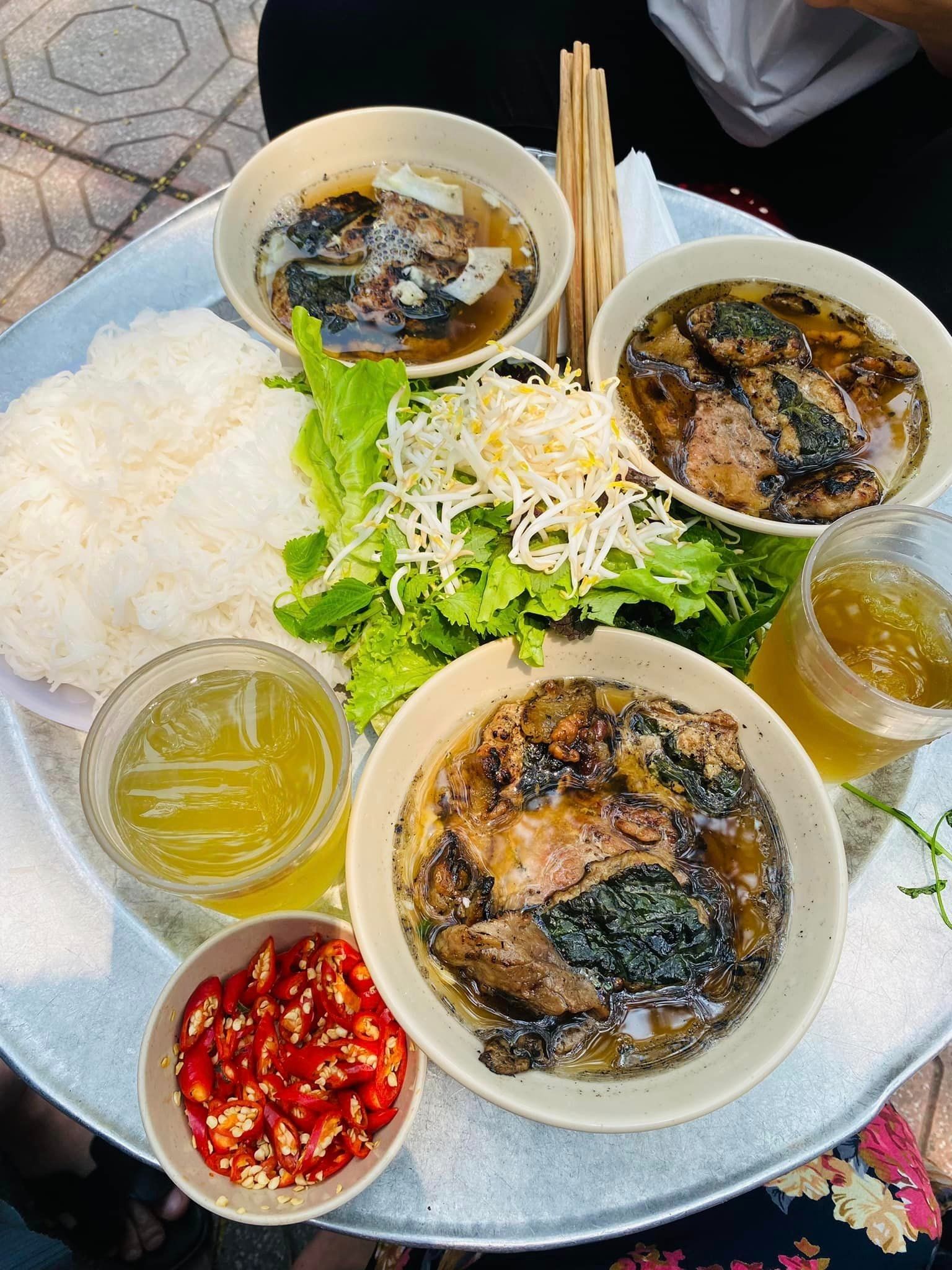 Experience Hanoi Tours with sustainable dining